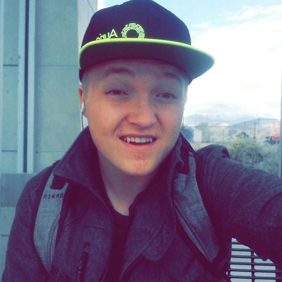 Meet your Posher, Corey - Picture 1 of 1